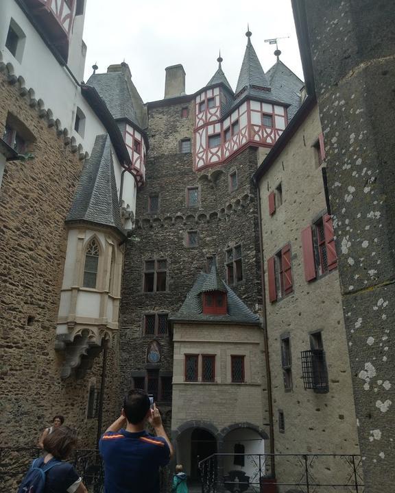 Zur Burg Eltz